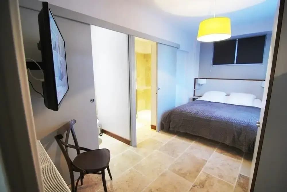 Appartements Pied à Terre, haut standing avec cuisine équipée et terrasse / Groupe HRM - Photo 3