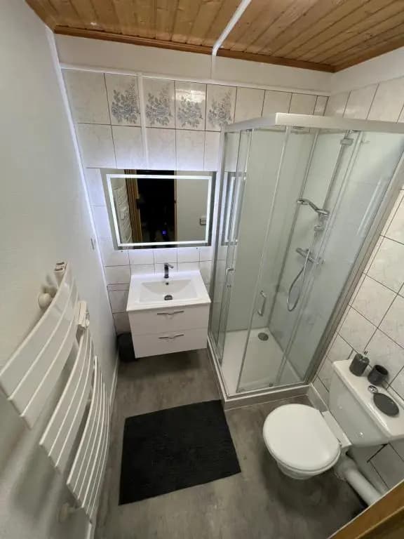 Magnifique Studio de 20m2 Pour 1 a 4 Personnes - Miniature 7