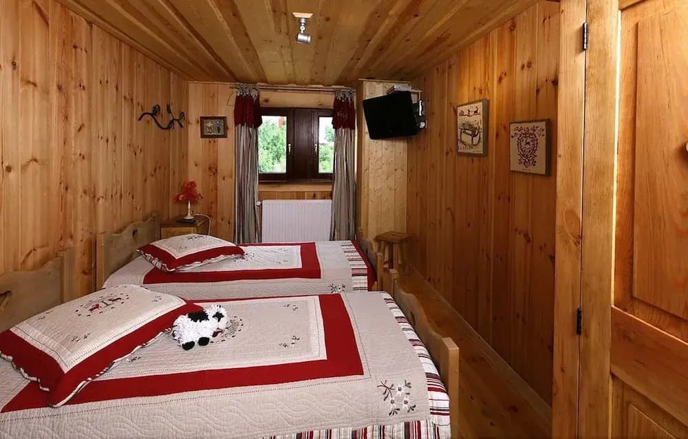 Chalet With a Fireplace at 500m From ski Lift - Miniature 6