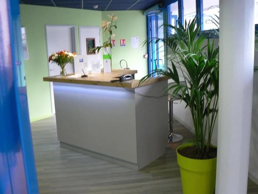 ibis budget Cholet Centre - Photo 2