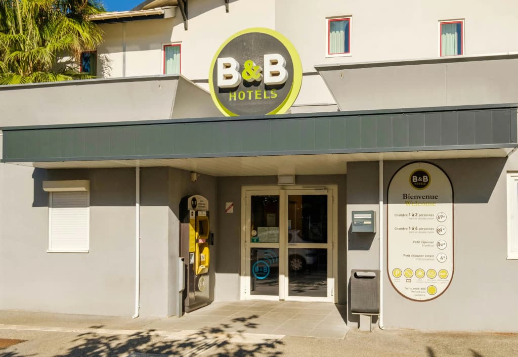 B&B HOTEL Villeneuve-Loubet Plage - Photo 1