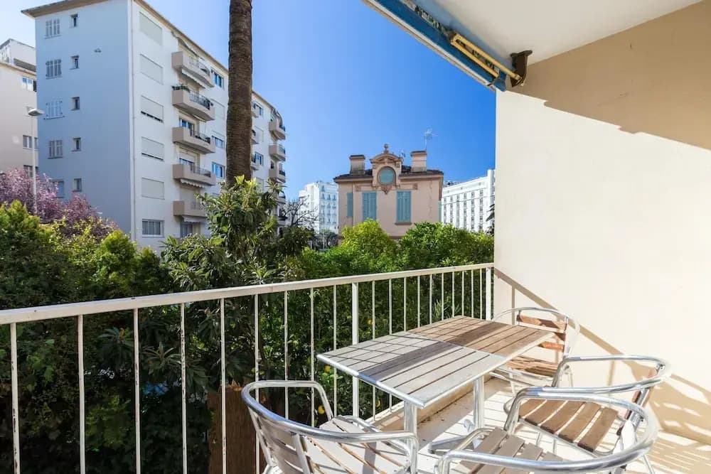 Large Studio apt for 2 With Balcony Walking Distance Croisette - 1977 - Miniature 6