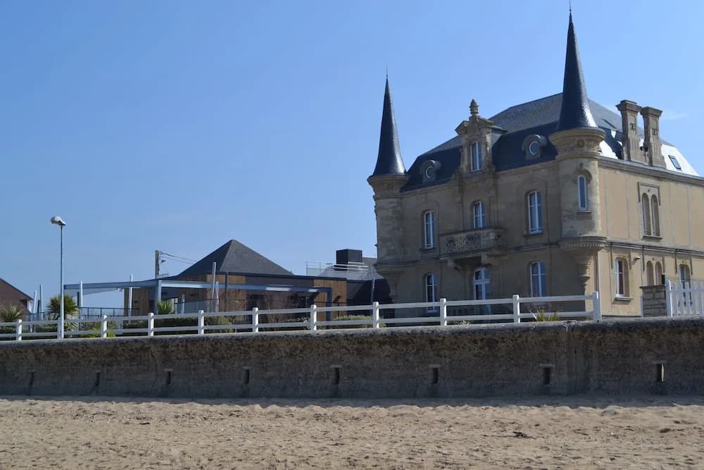 Le Manoir des Tourelles - Photo 1