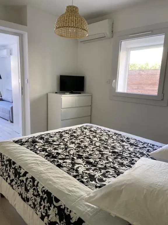 T2 en rez de villa avec jardin à 800m de la plage, à la semaine - Photo 5