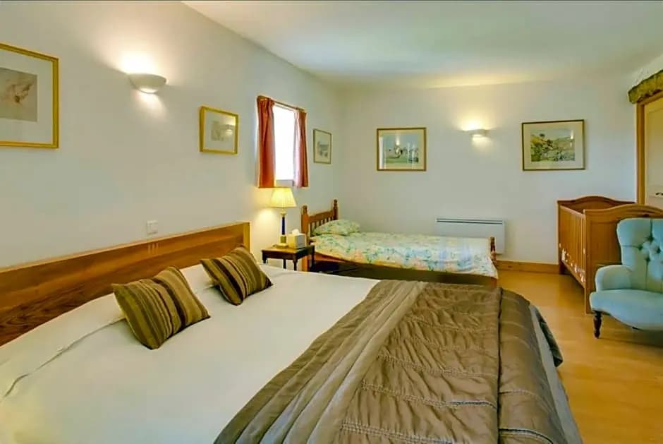 Charente Bed and Breakfast - Photo 2