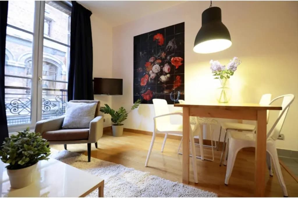Short Stay Group Museum View Serviced Apartments - Miniature 8