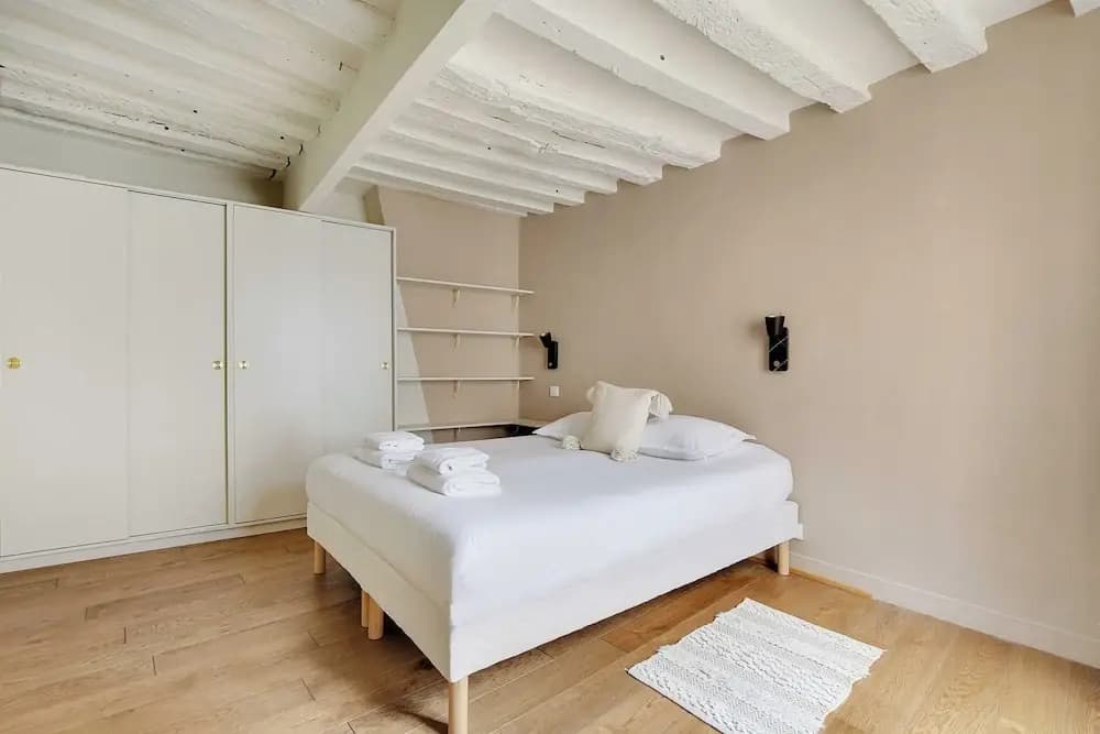 Chic Apartment -1br/4p- Haut Marais / Republique - Photo 1