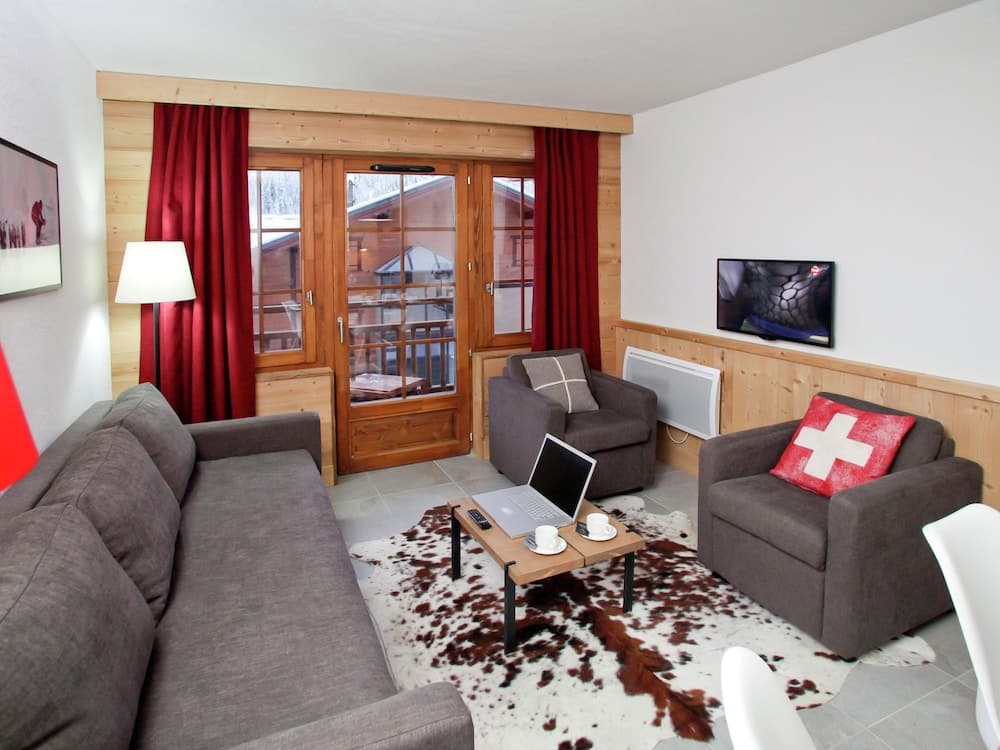 Chatel Ski Apt Near Gondola - Photo 2