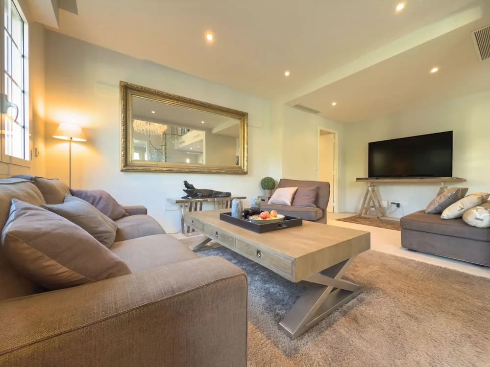 L Eclat in Cannes With 2 Bedrooms and 2 Bathrooms - Photo 2