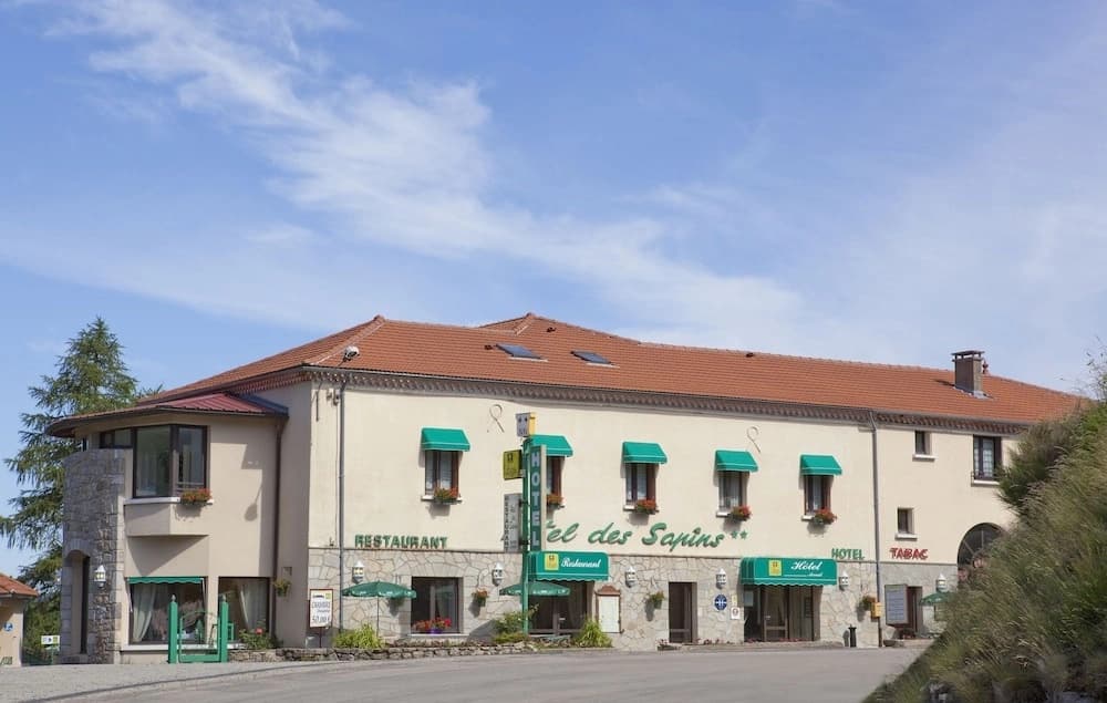 Logis Hotel Restaurant Des Sapins - Photo 1