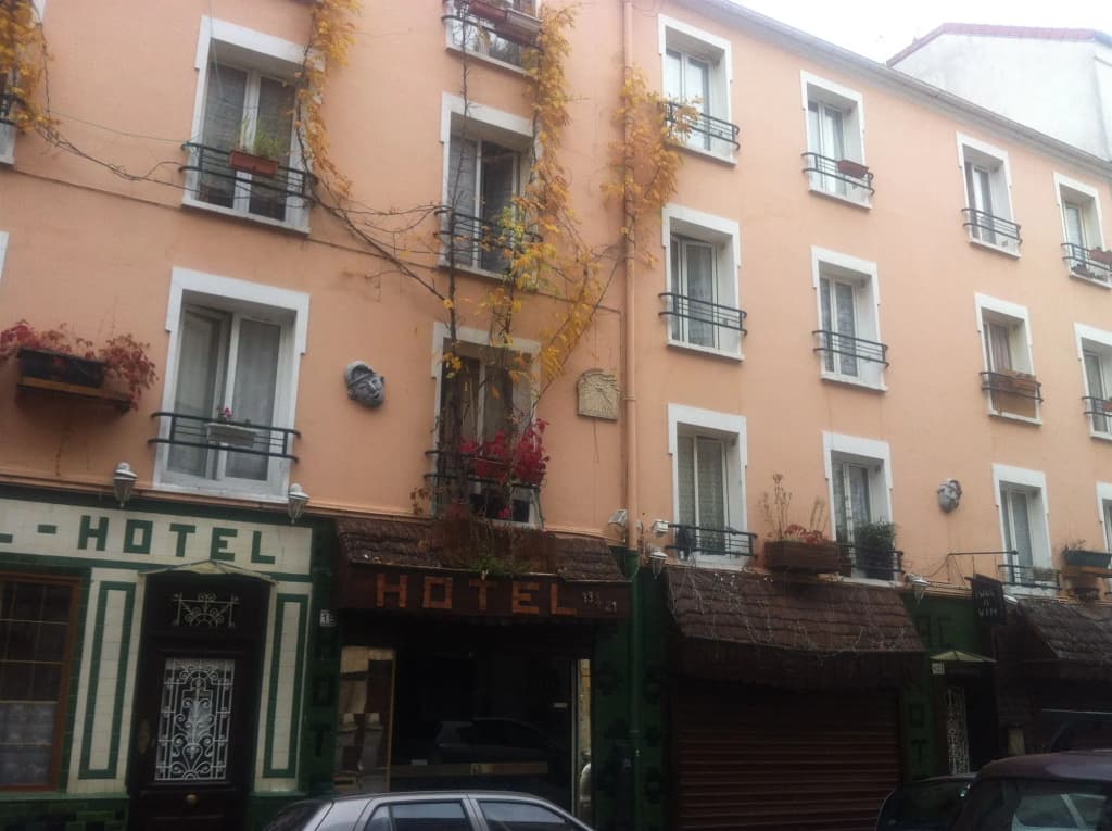 Hipotel Paris Montmartre Gare du Nord - Photo 1