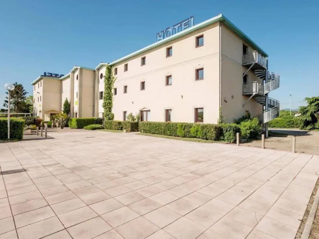 Hotel Le Bratoria - Photo 1