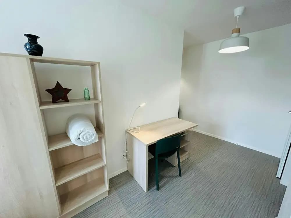 We Live In R - Suite 403 - Photo 4