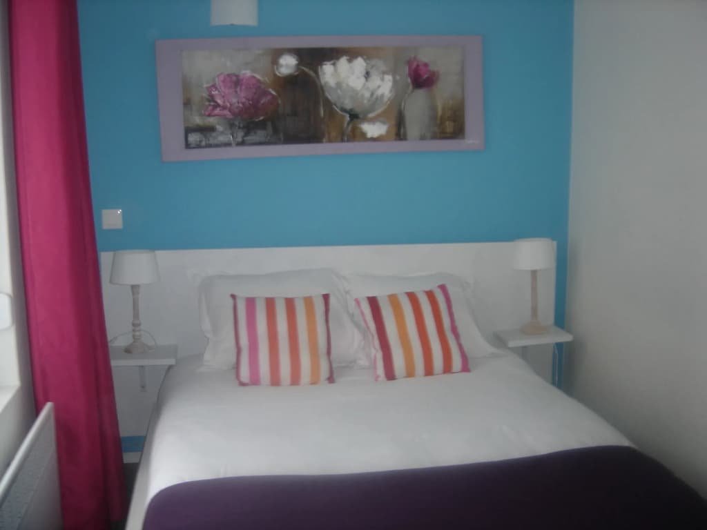 Hotel Le Saint Quentin - Photo 3