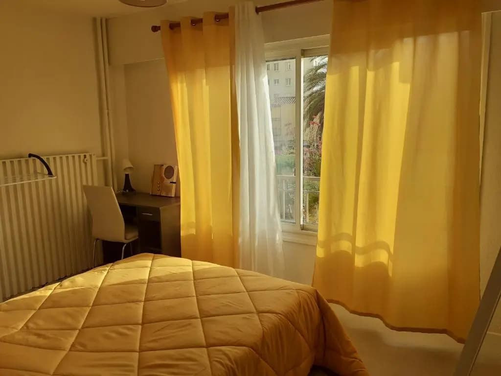F4 au cœur de Toulon 3 nuits minimum Wifi et parking commun gratuit - Photo 1