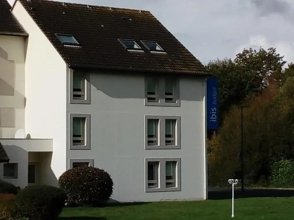 ibis budget Quimper - Photo 1