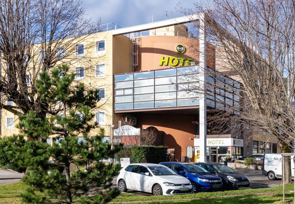 B&B HOTEL Grenoble Centre Verlaine - Photo 1