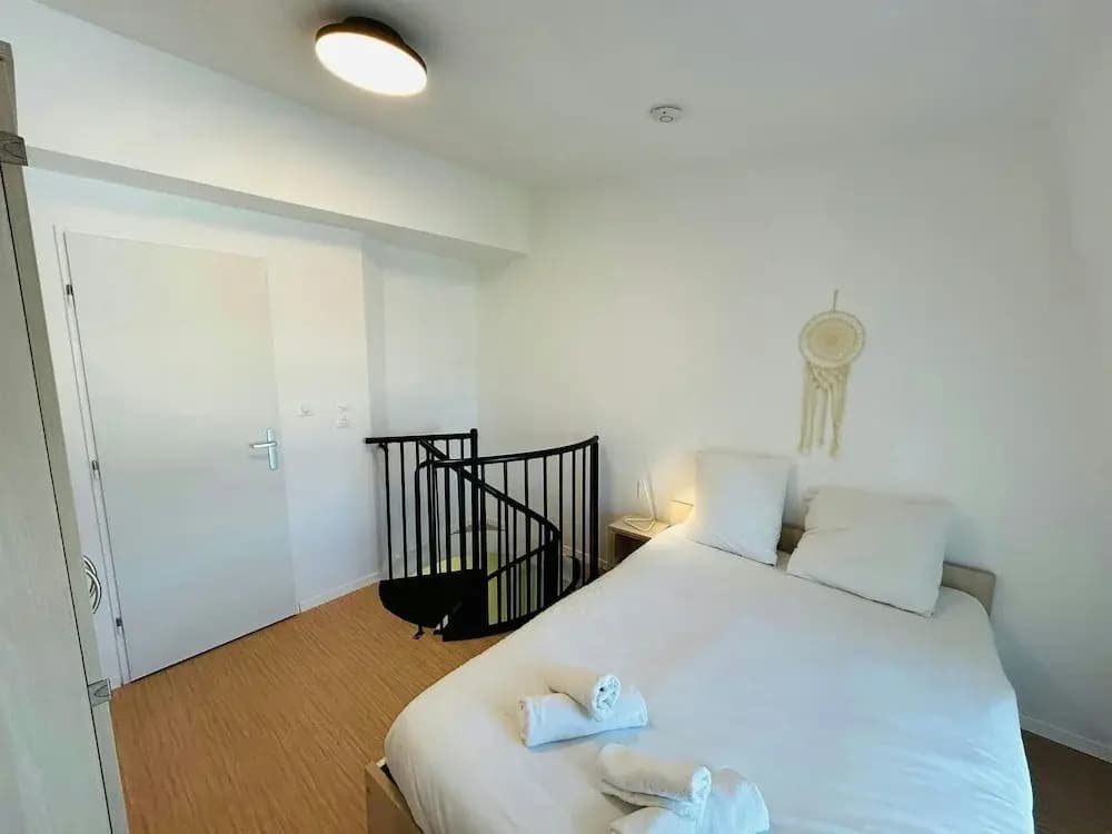 We Live In R - Duplex 504 - Miniature 6