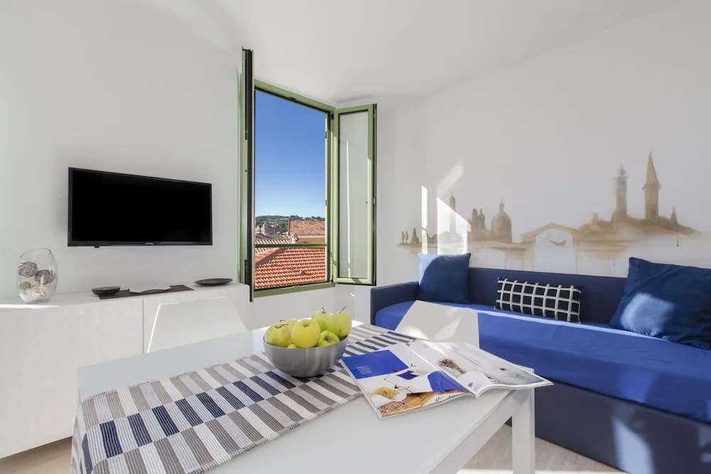 Cannes Old Town Suites - Photo 4