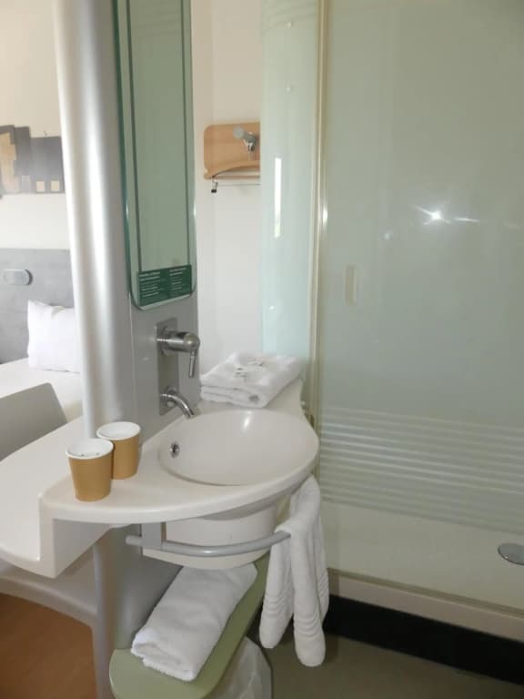 ibis budget Istres Trigance - Miniature 7