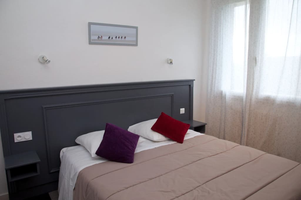 Cozy Hotel - Miniature 6