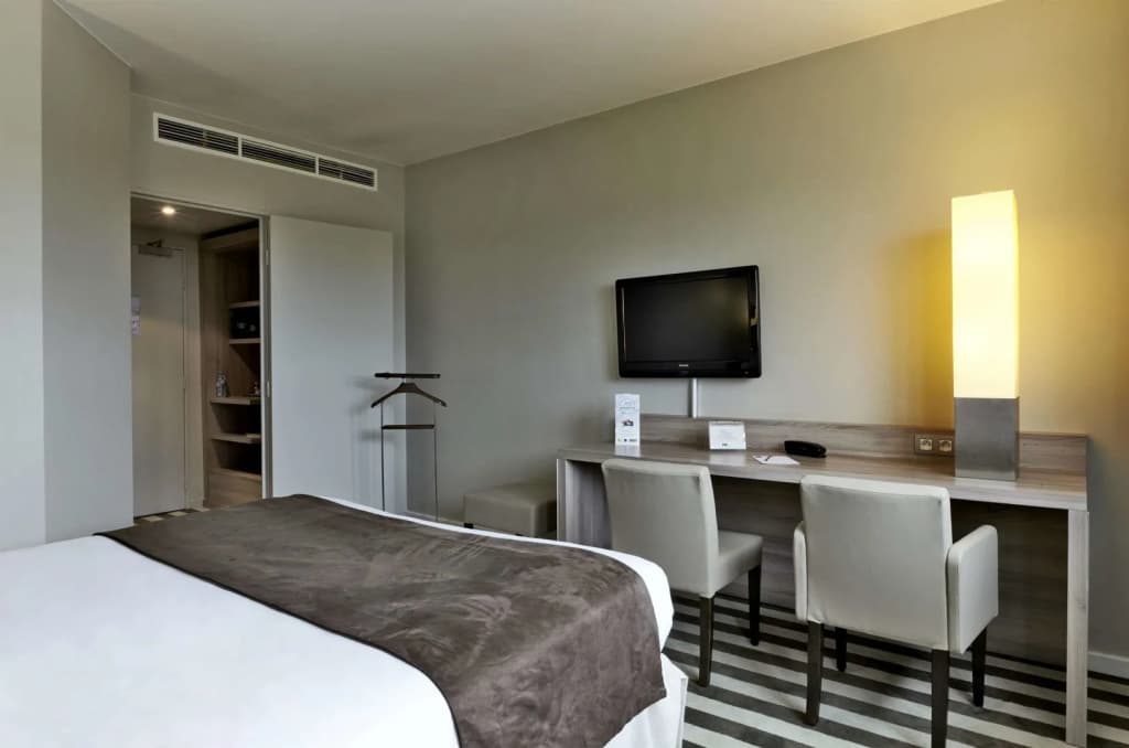 Hotel Campanile Le Bourget - Miniature 7