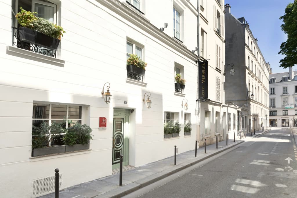Hotel Verneuil - Photo 1
