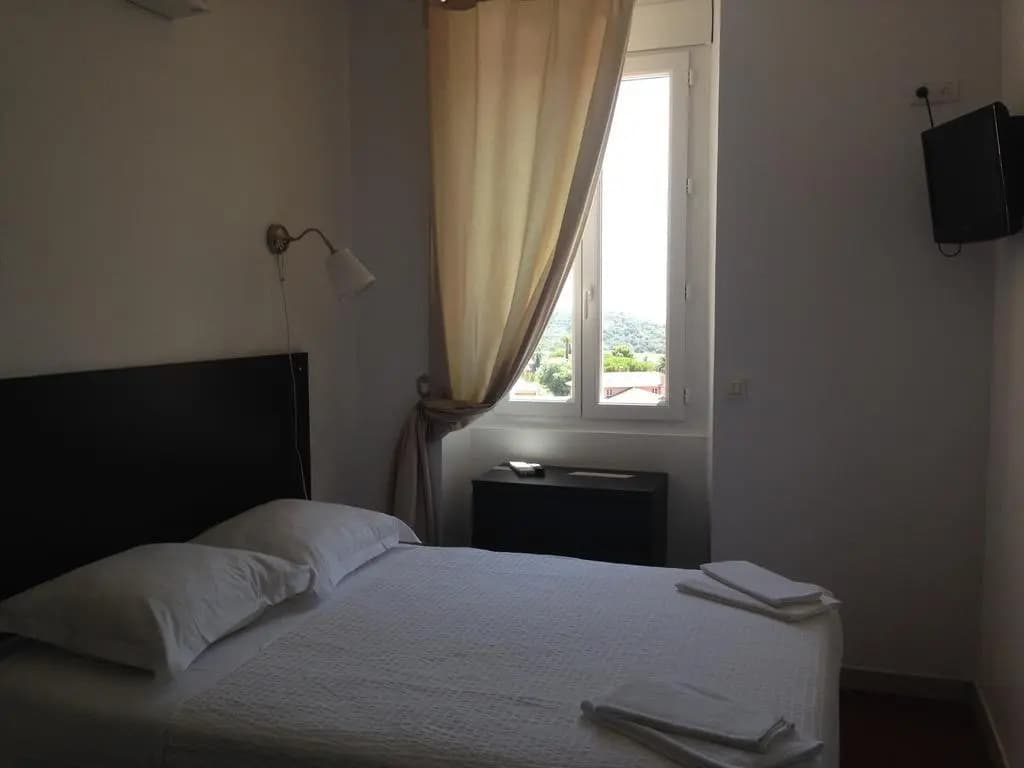 Htel La Cigale - Photo 1