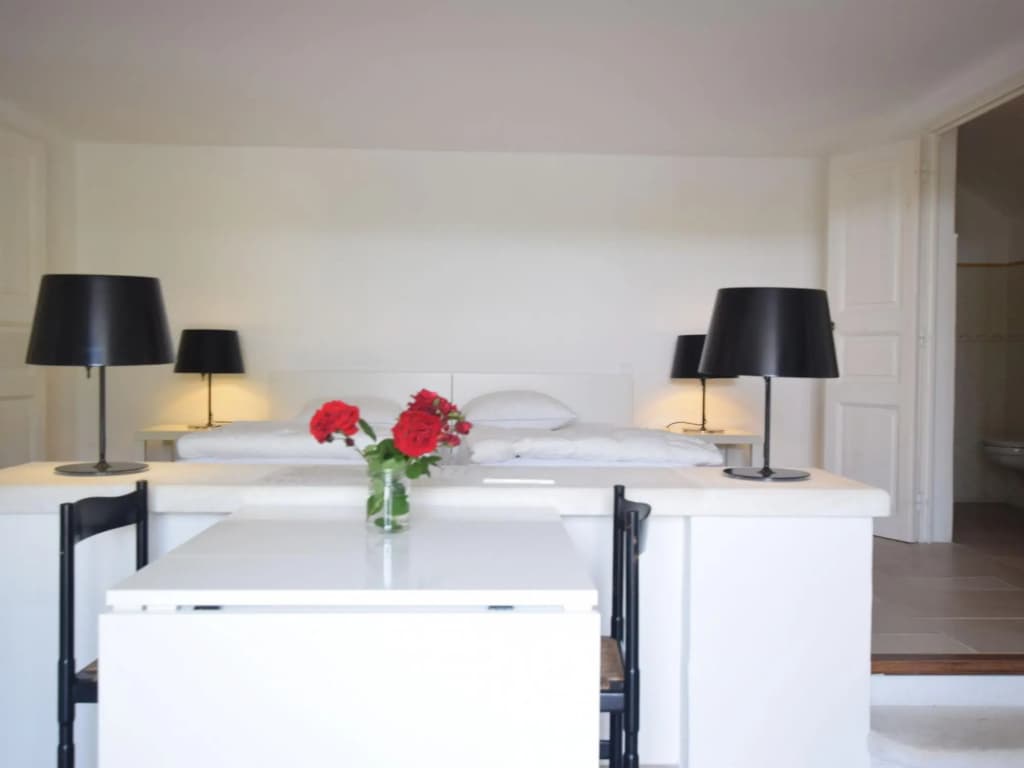 Modern Terrace Stay Montbrun - Photo 3