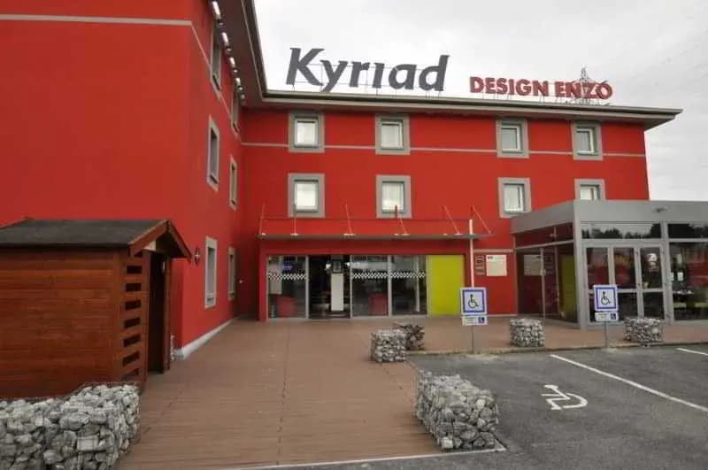 Kyriad Design Enzo Reims Tinqueux - Photo 1