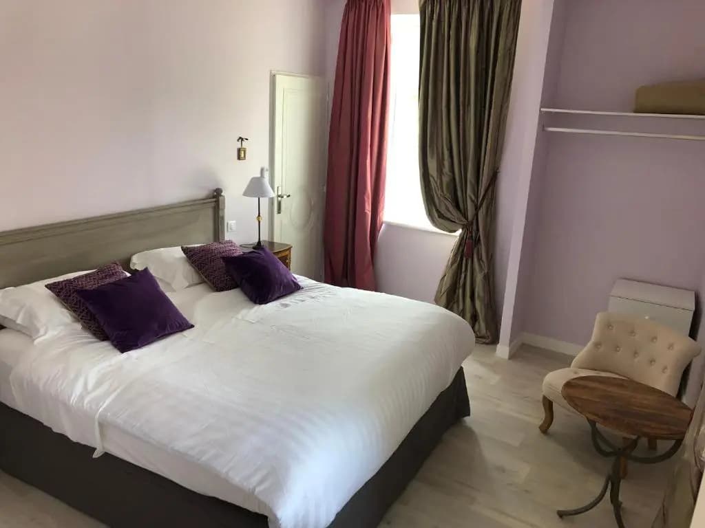 Cottage du chateau for 4 people – 90 m²- 2 bedrooms – 2 bathrooms – pool - Photo 2
