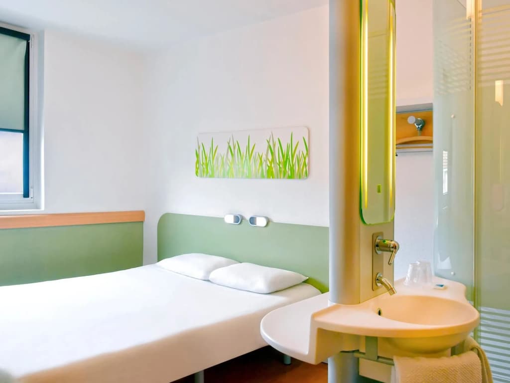 ibis budget Saint-Quentin Centre Gare - Miniature 7