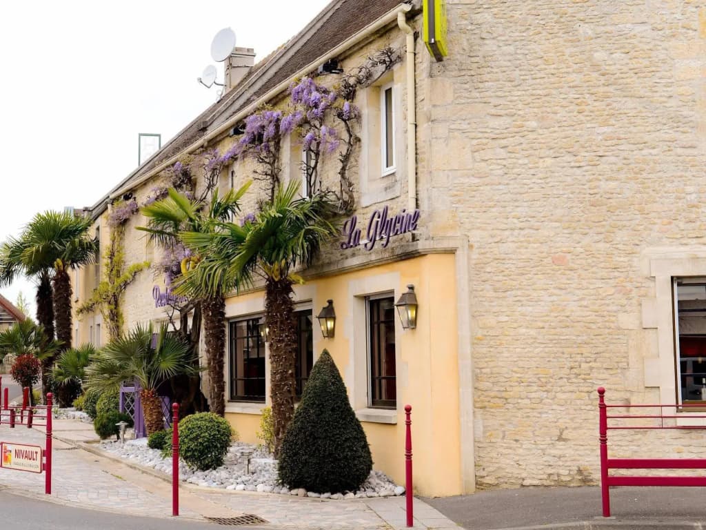 La Glycine - Photo 1