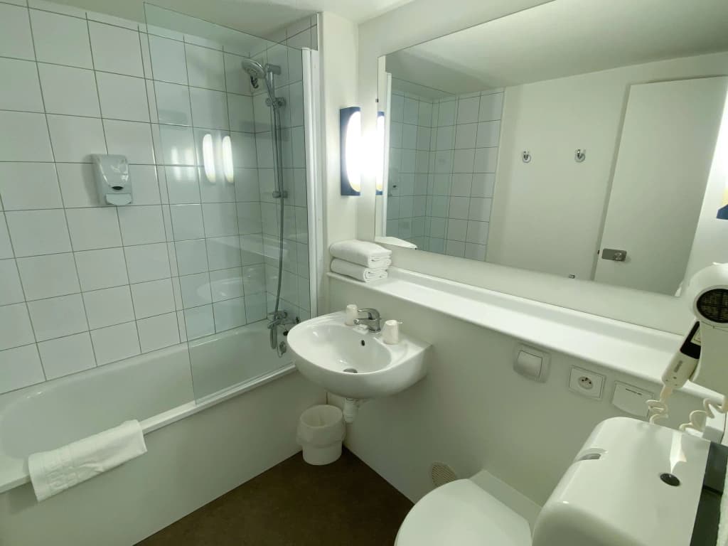 Hotel Kyriad Direct Roanne - Miniature 7
