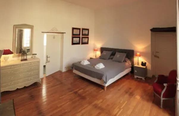 Chateau Secretary - Photo 3