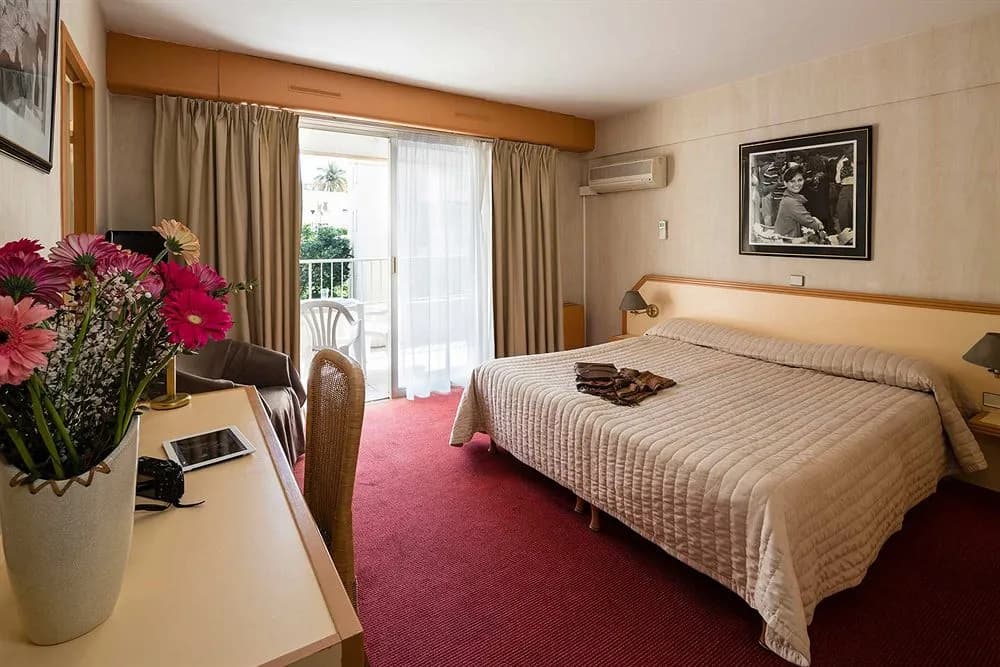 Hotel Beausejour - Photo 3