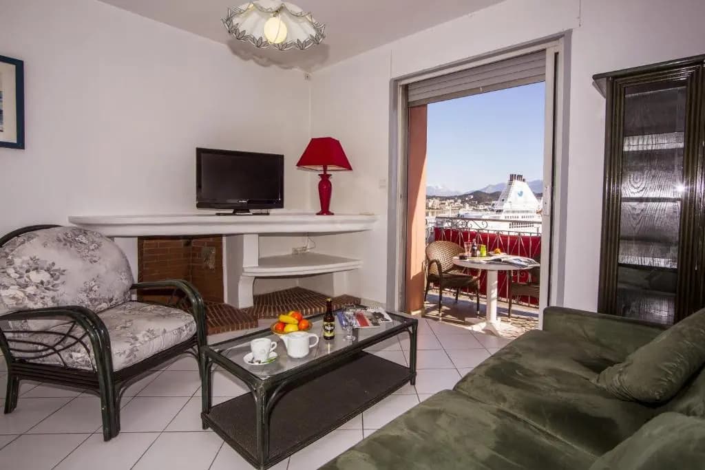 Le Dauphin Hotel - Photo 1