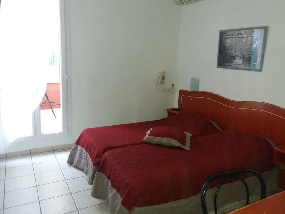 Hotel Camille - Photo 3