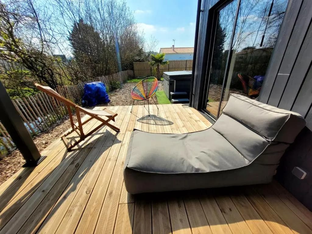 Chalet de 2 chambres avec jacuzzi jardin amenage et wifi a Saint Jean de Monts a 2 km de la plage - Photo 5