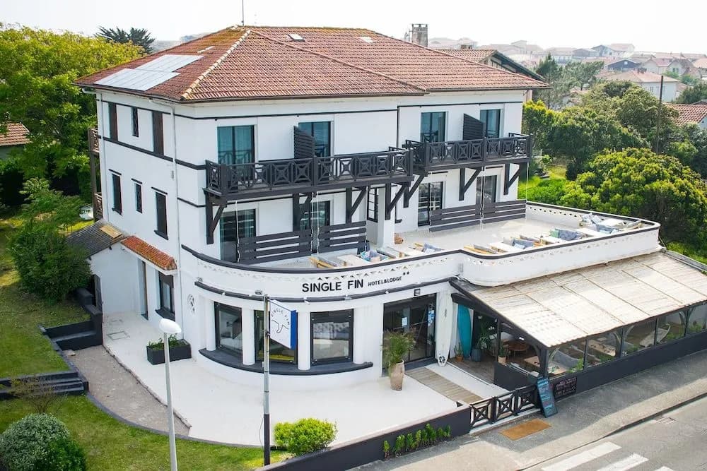 Single Fin Hotel & Lodge - Photo 1