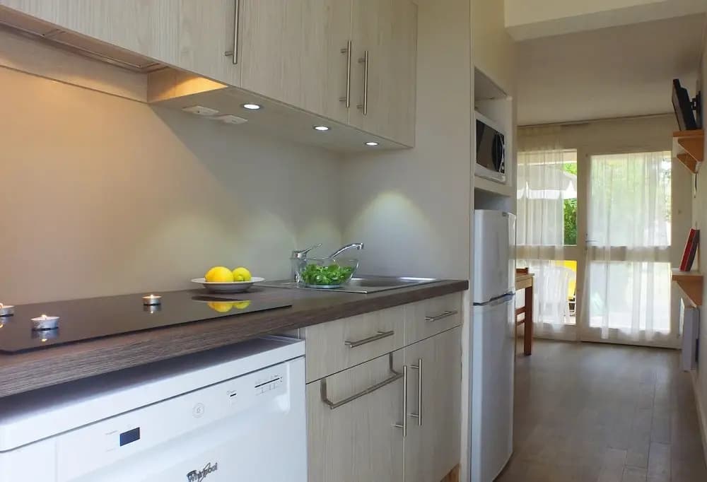 Apartment in Ars-en-re Near Bird Sanctuary - Miniature 8