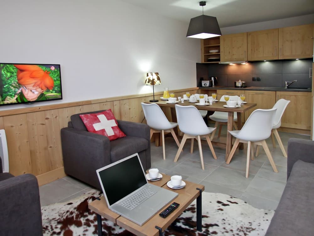 Central Chatel Getaway - Photo 2
