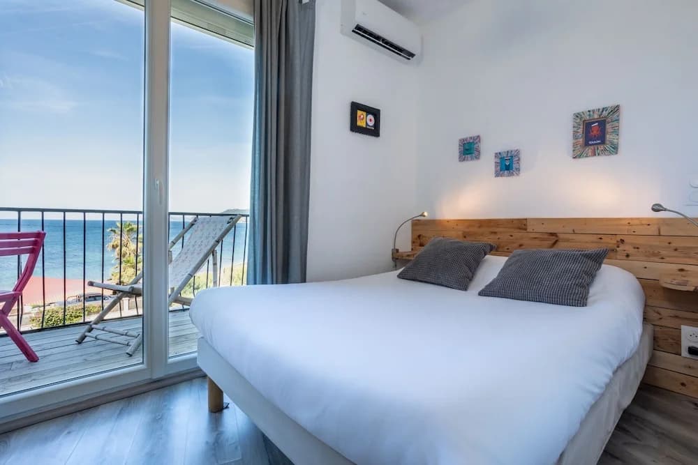 Hôtel Almanarre Plage - Photo 3