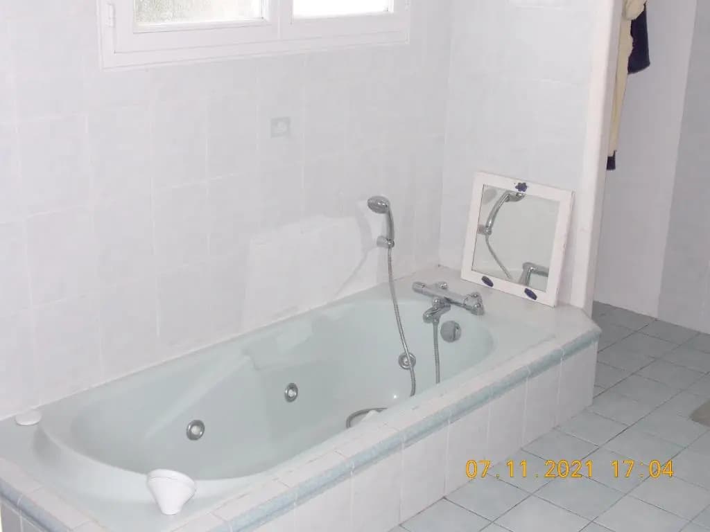 Maison de 3 chambres avec jacuzzi jardin amenage et wifi a Angoume - Miniature 6