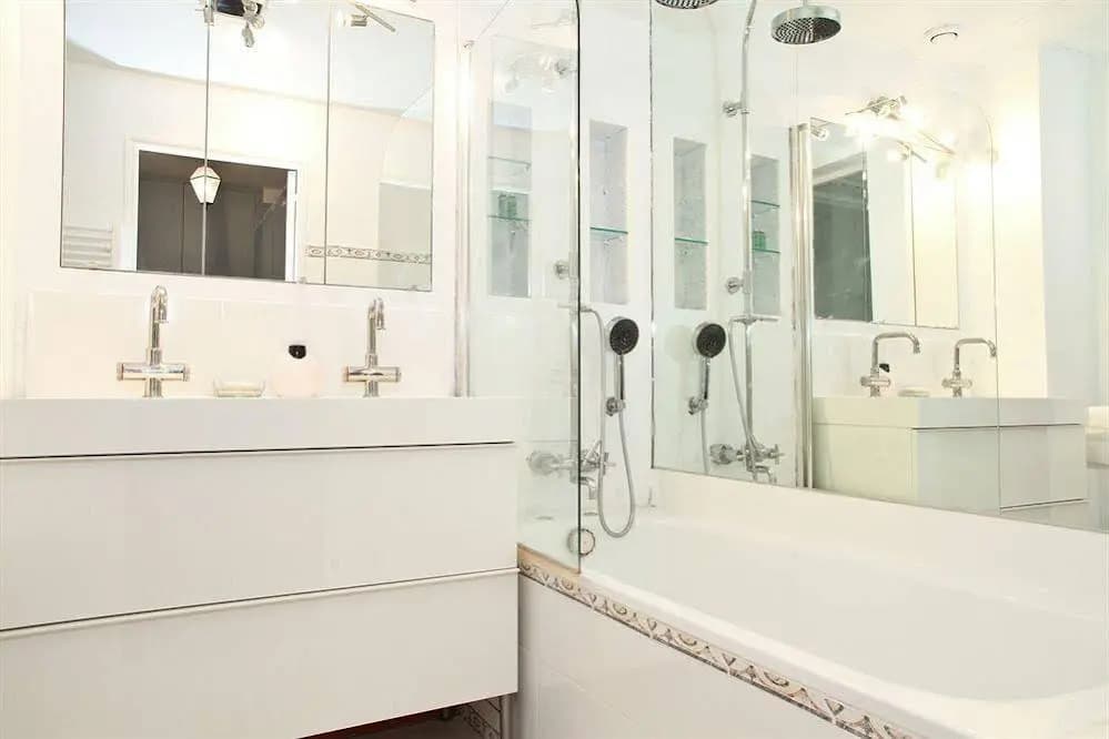 Private Apartments - Eiffel Tower - Champs de Mars - Miniature 6