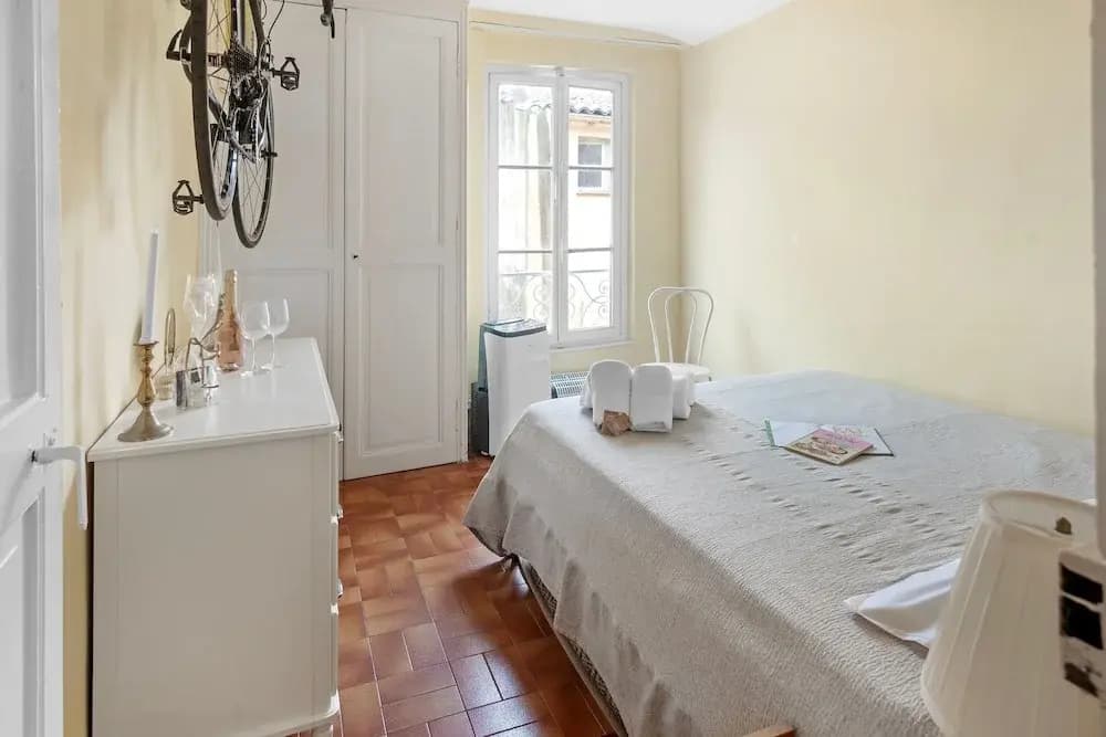 Mattoni in Menton With 1 Bedrooms and 1 Bathrooms - Photo 3