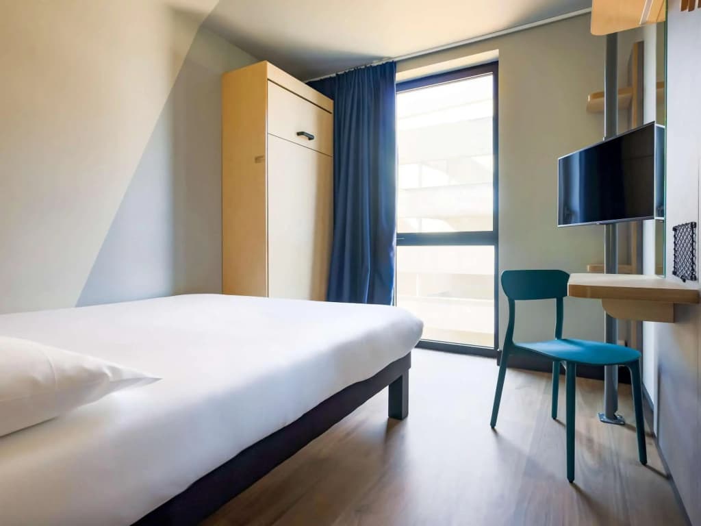 ibis Budget La Rochelle Centre Gare - Photo 2