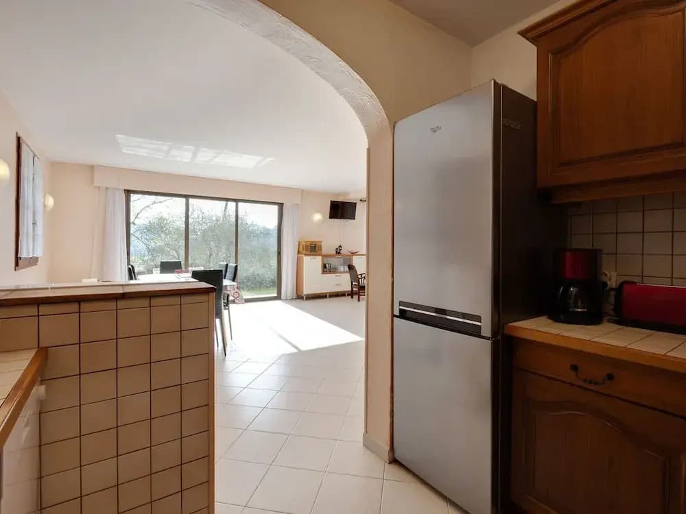Charming Flat With Pool - Miniature 7