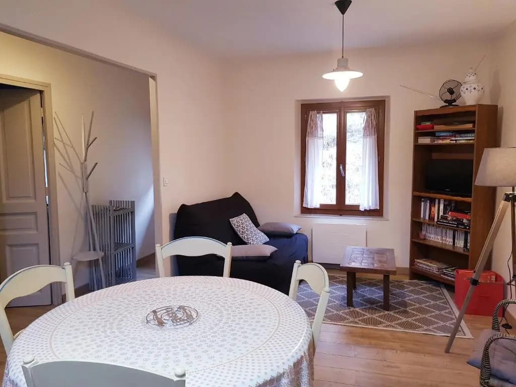 Agréable T2 avec petite cour privative - Photo 1