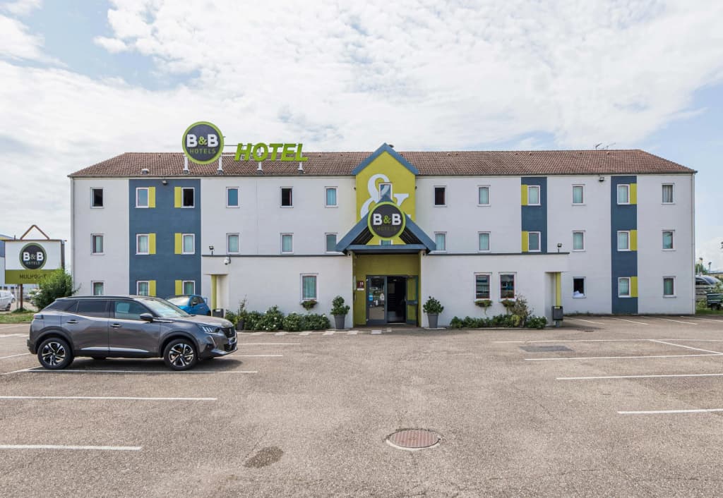 B&B HOTEL Mulhouse Ile Napoléon - Photo 1